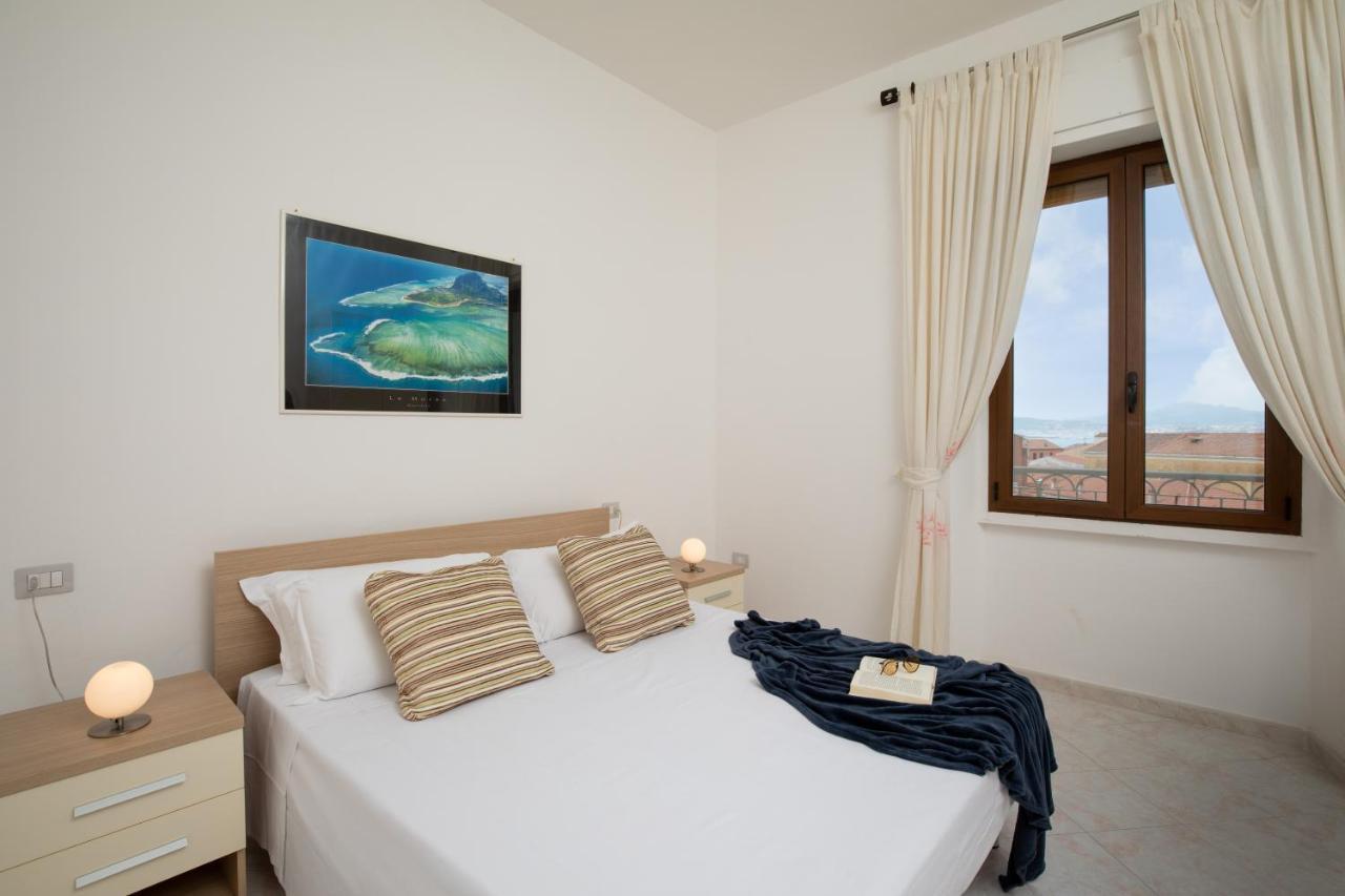Old Charm - Seaview Apartment La Maddalena  Buitenkant foto
